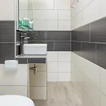Gorgeous In With Wifi Apartment